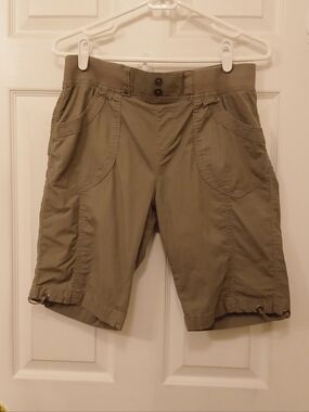 Dash Pullon Bermuda Shorts Women's Size M Khaki Army Green Hiking Casual